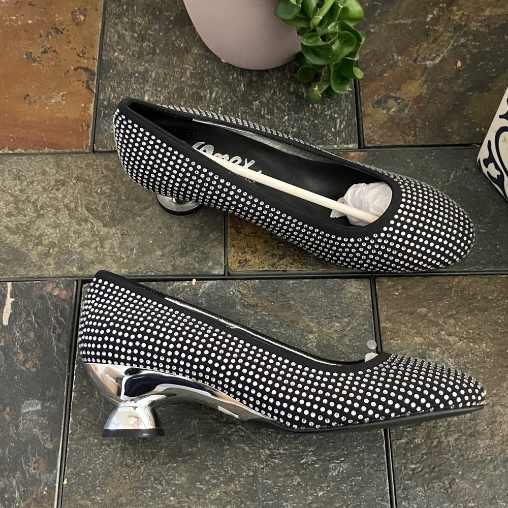 Onex Black Rhinestone Pumps with Silver Sculpted Heel style Veracruz size 6 New